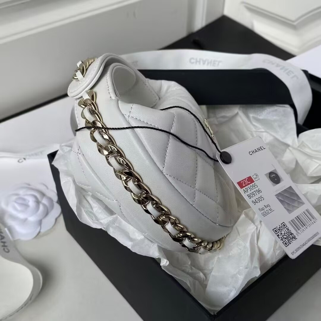 Chanel clutch 23C AP3095 16x16x5.5cm