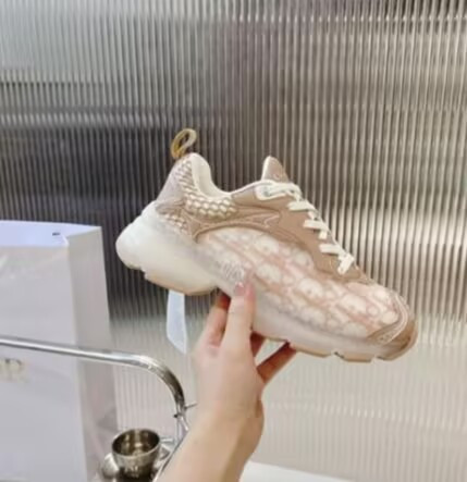 UA Dior Vibe Sneaker