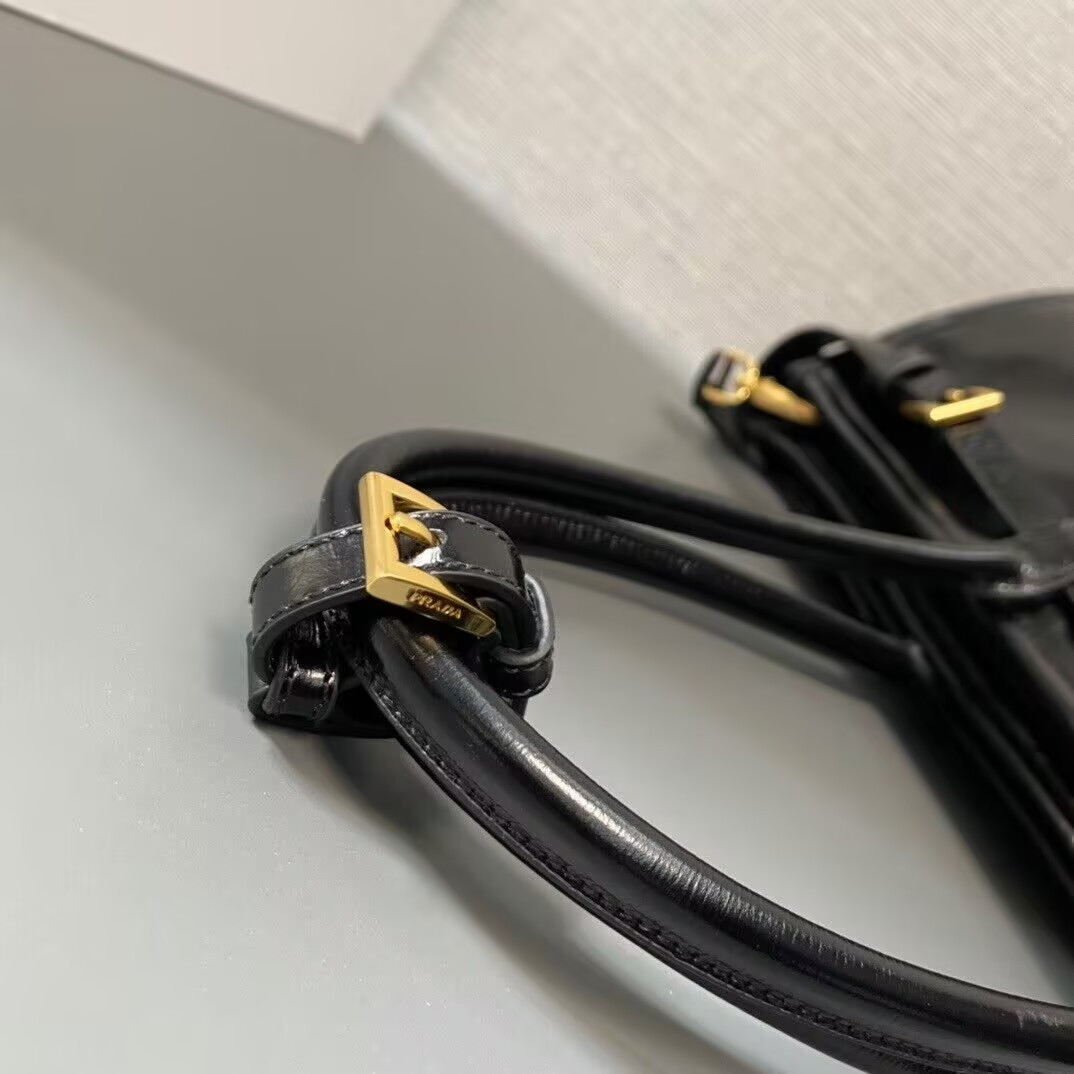 Prada Bonnie large leather handbag in Black 24x38x12cm