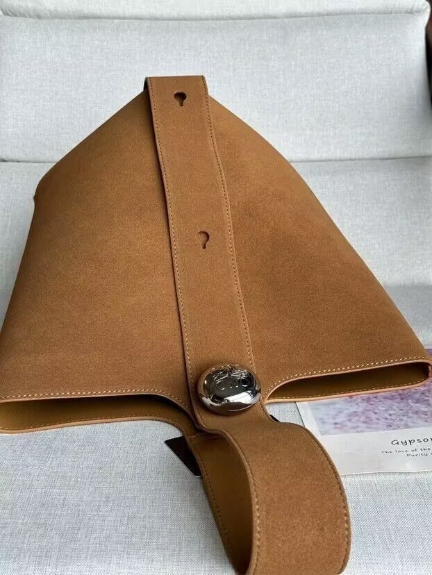 Loewe Large Pebble bucket bag in suede calfskin 33x28x28cm