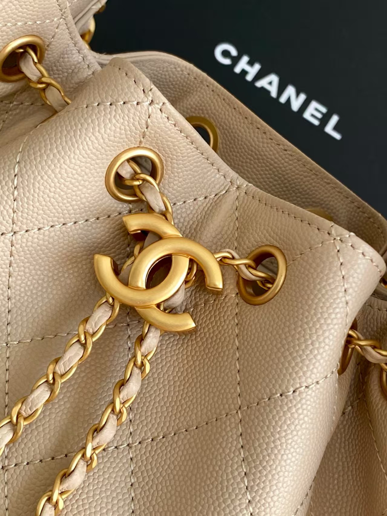 CHANEL 25C Bucket Bag 20x22x12.5cm