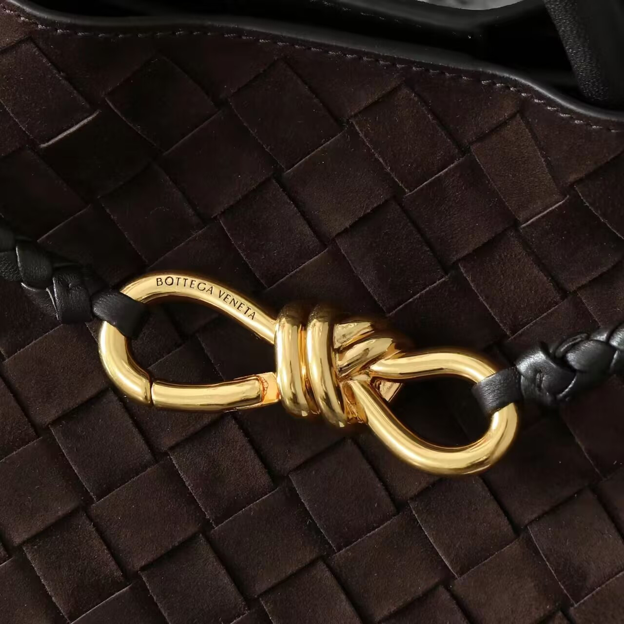 Bottega Veneta Small Andiamo 25x22x10.5cm