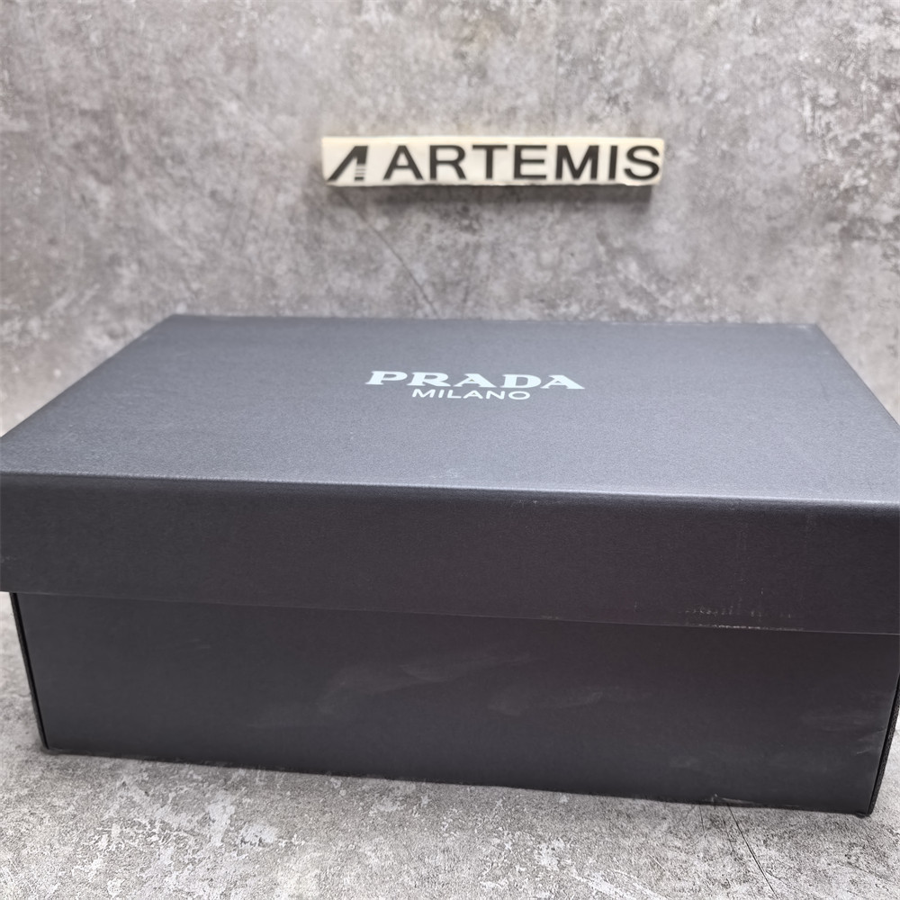 UA Prada Downtown Low Top Sneakers