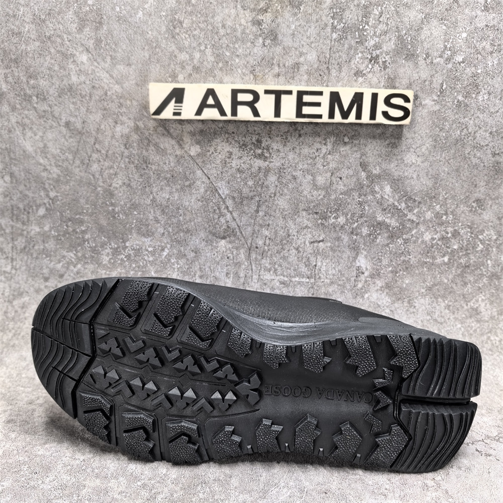 UA Canada Goose Glacier Trail Sneaker