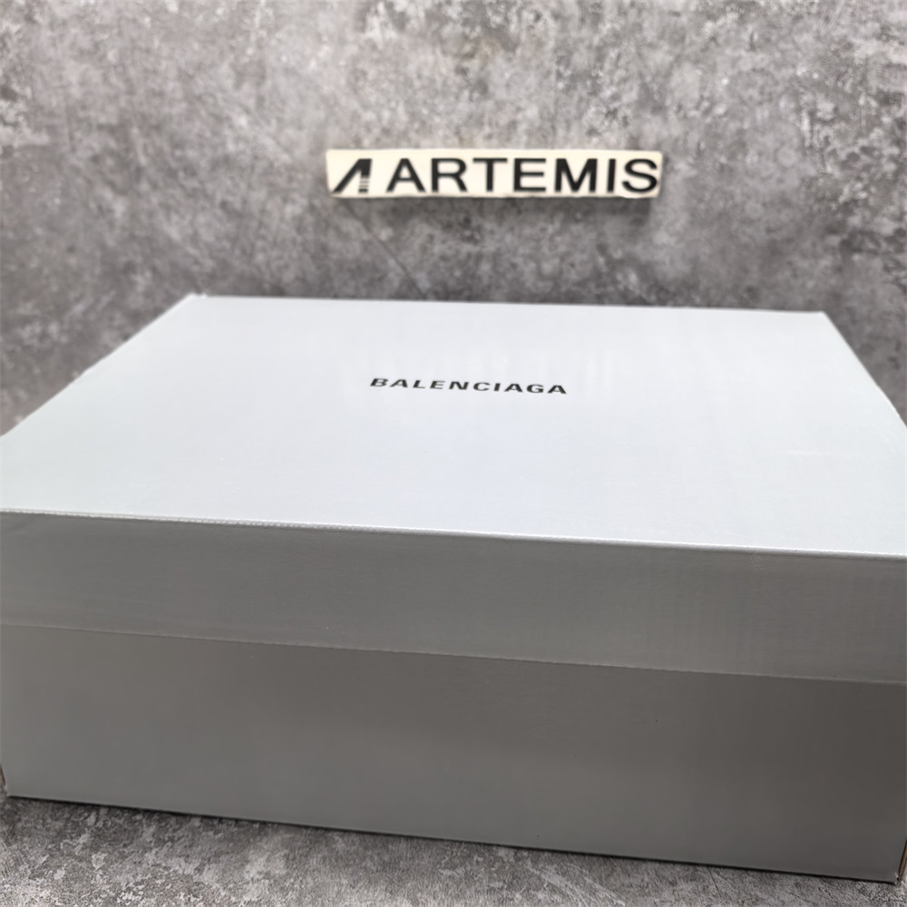 UA Balenciaga Runner Sneaker