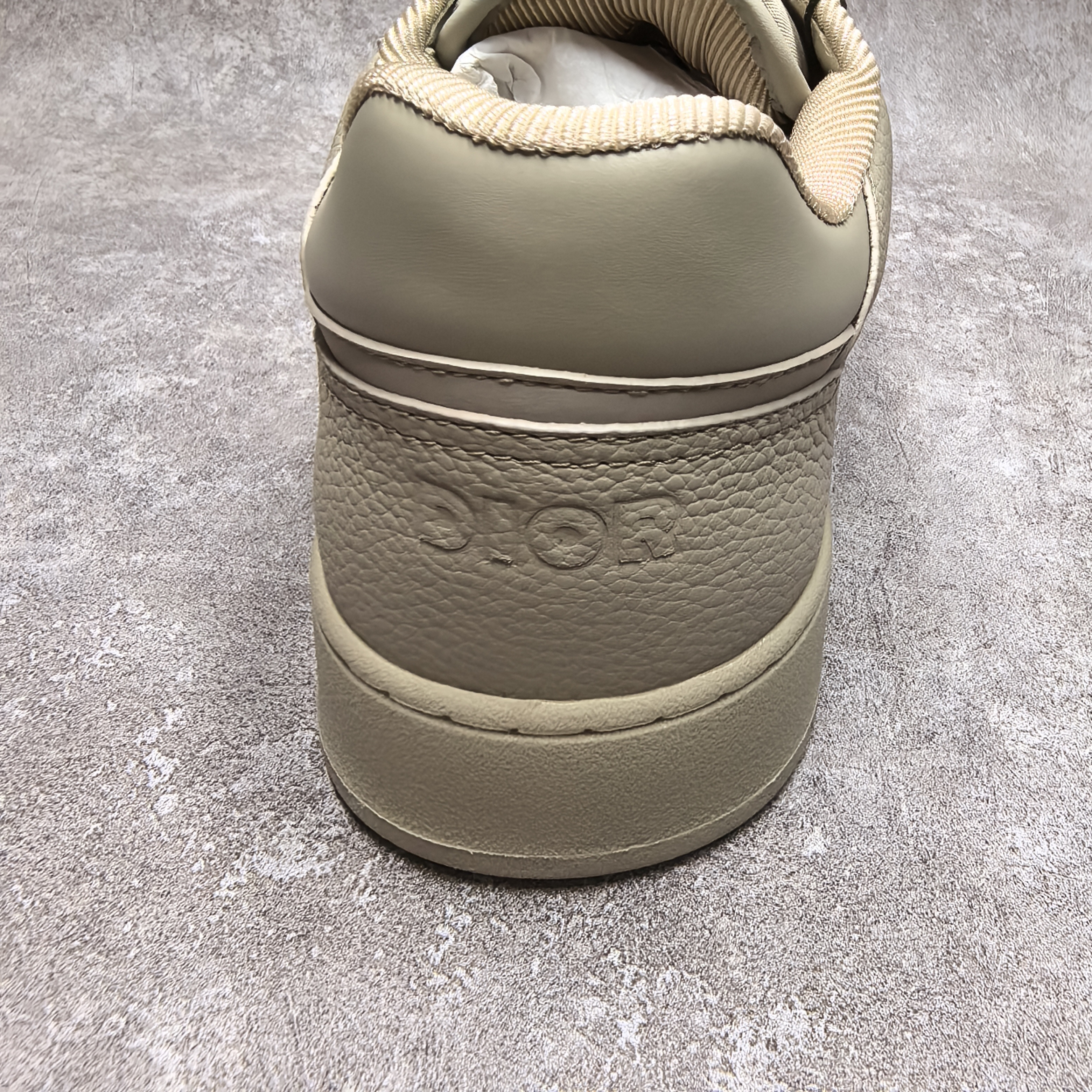 UA Dior Sneaker