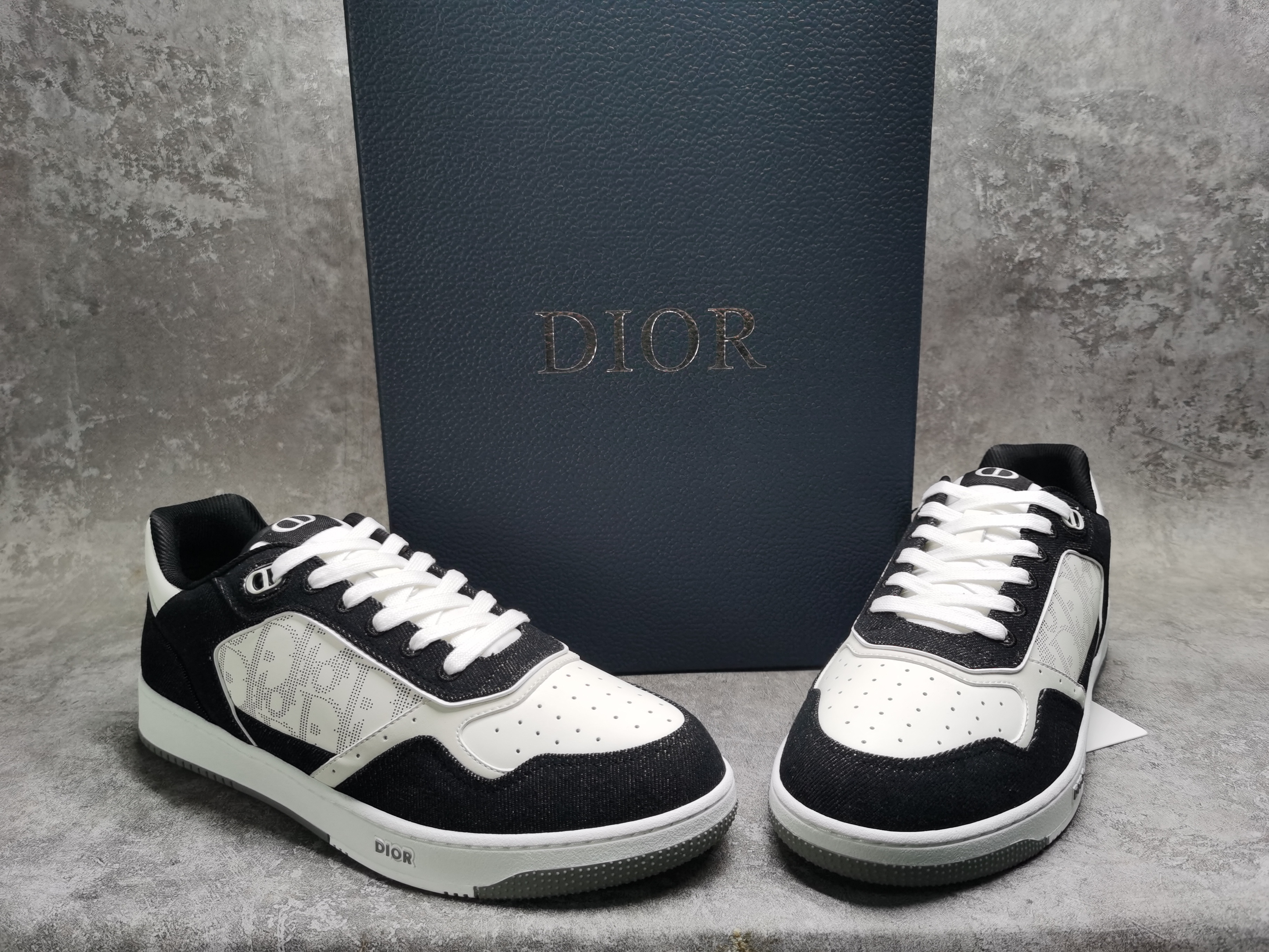 UA Dior B27 Sneaker