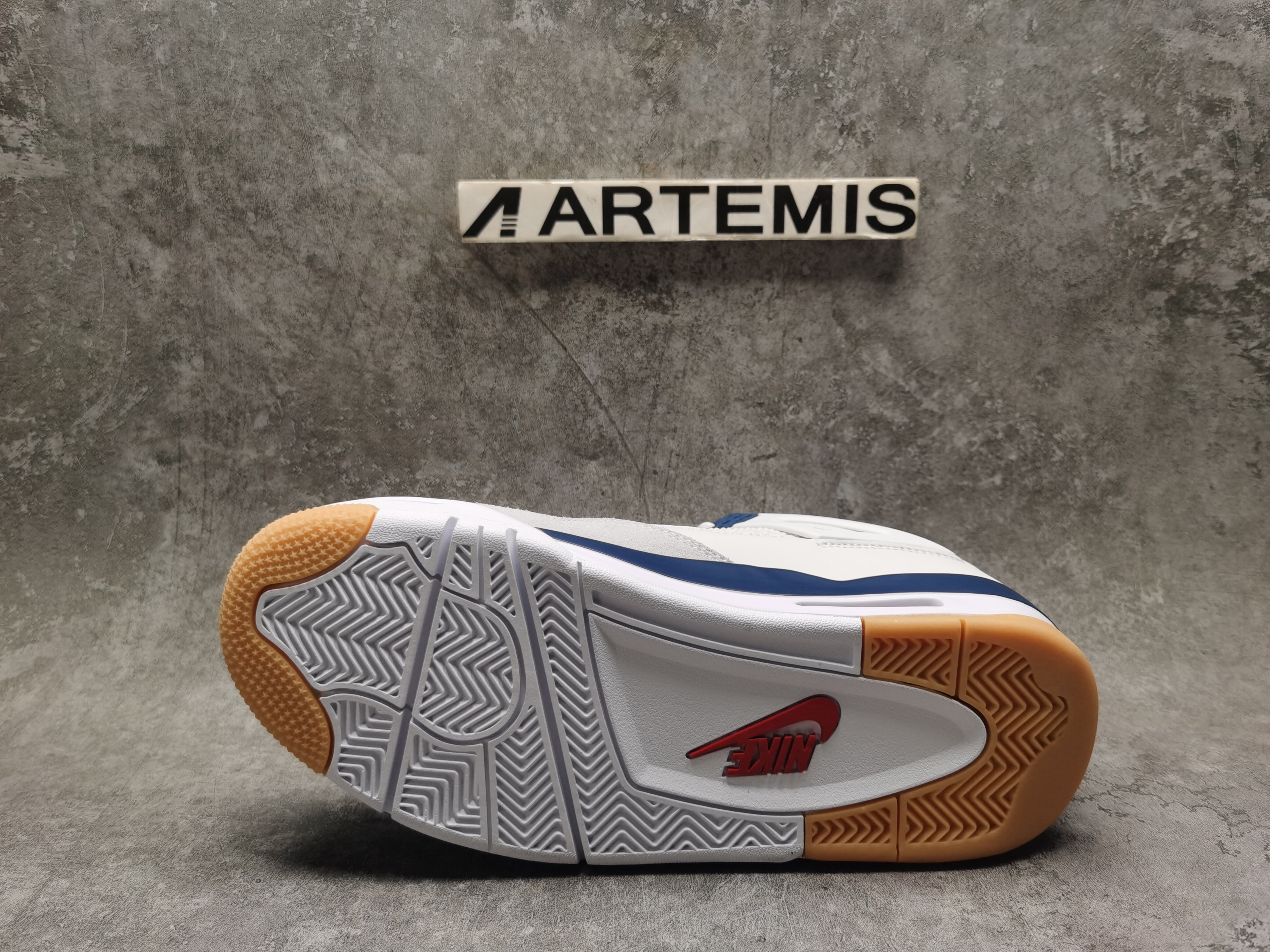 UA Air Jordan 4 Retro