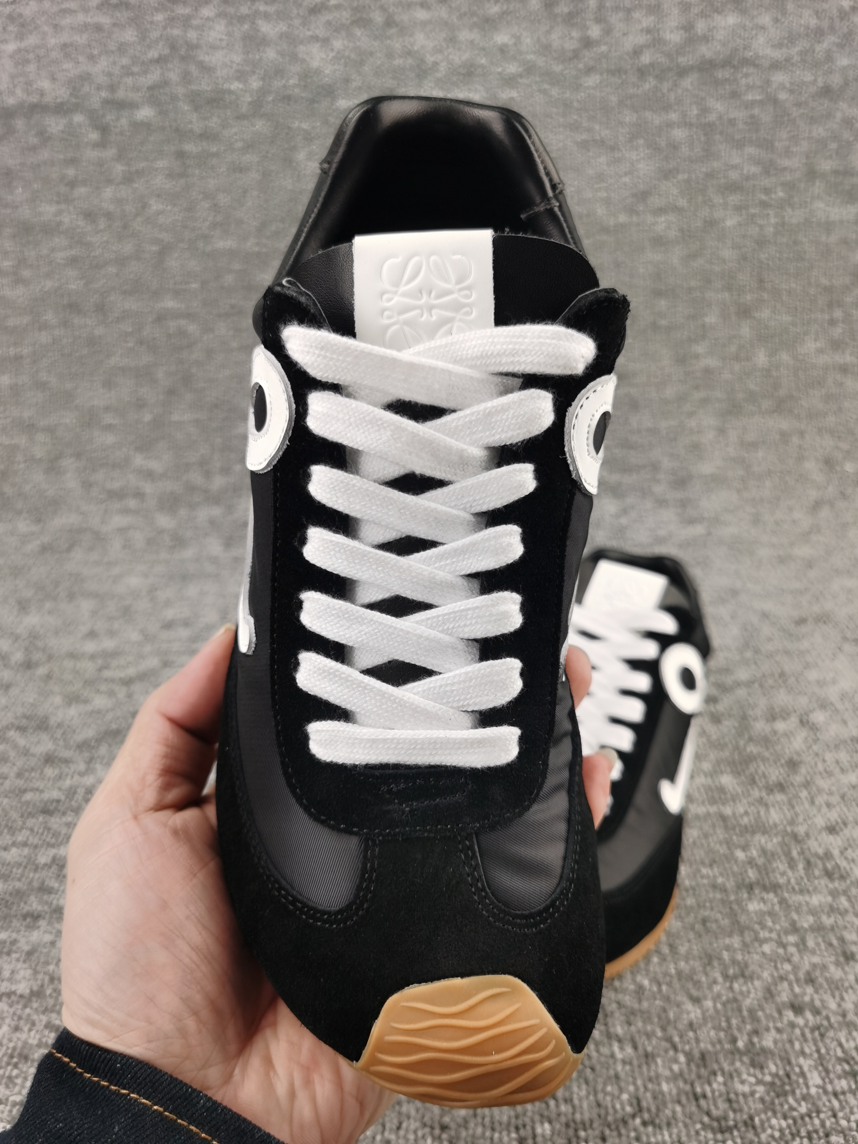 UA Loewe Sneakers