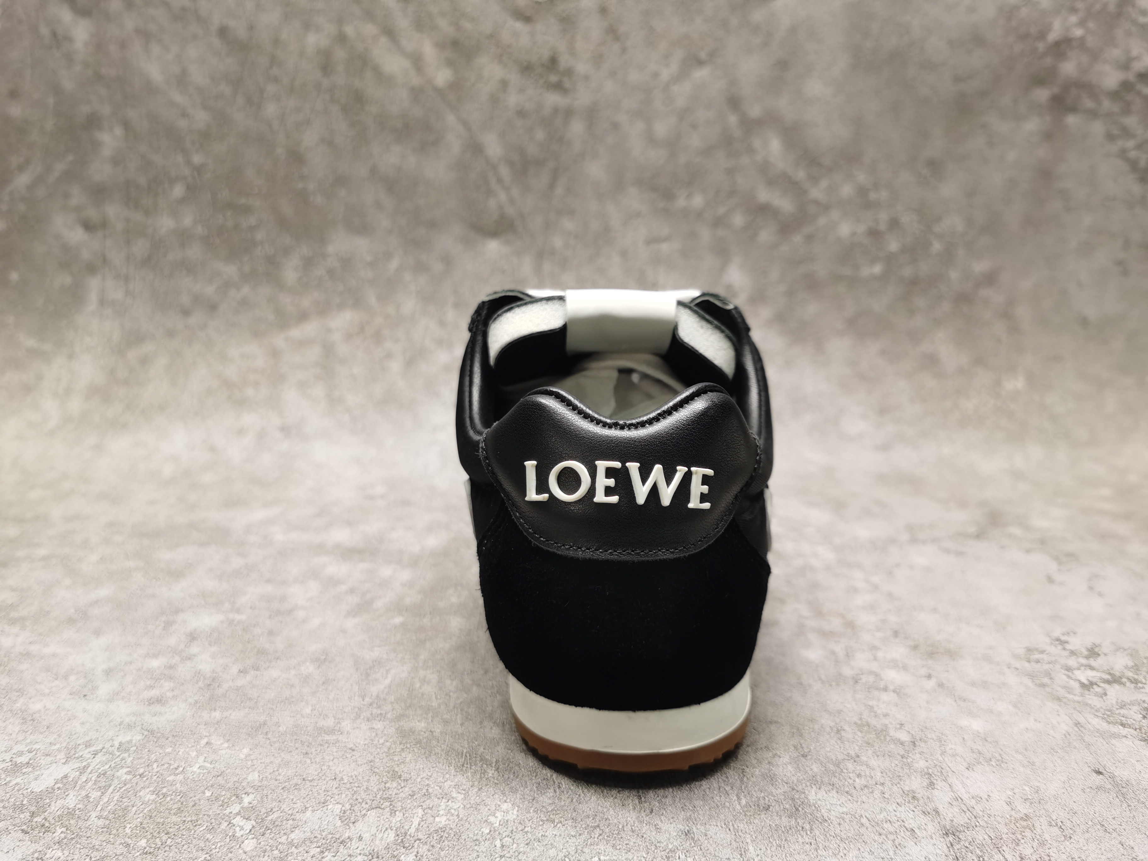 UA Loewe Sneakers