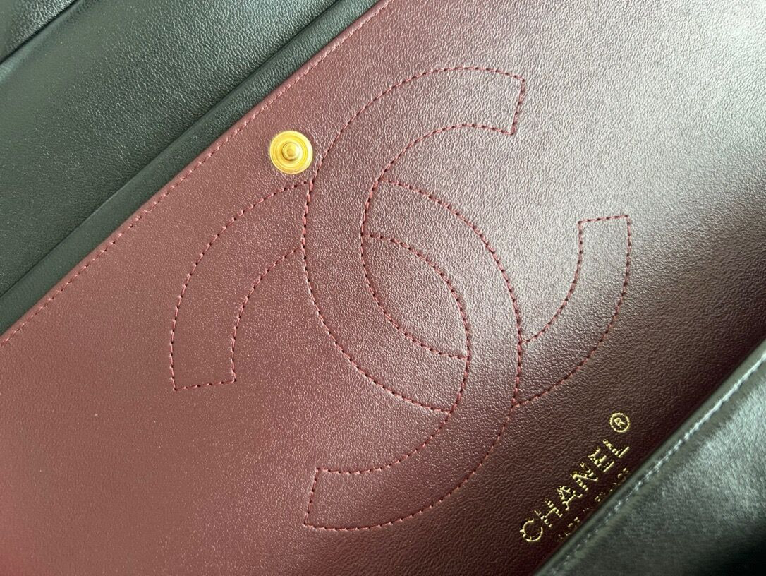 Chanel Classic Flap Jumbo 30cm CF shiny black 7.6 × 11.7 × 3.9 in