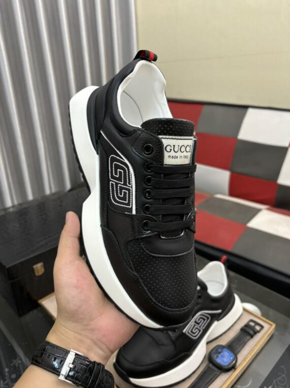 UA GUCCI RUN SNEAKER