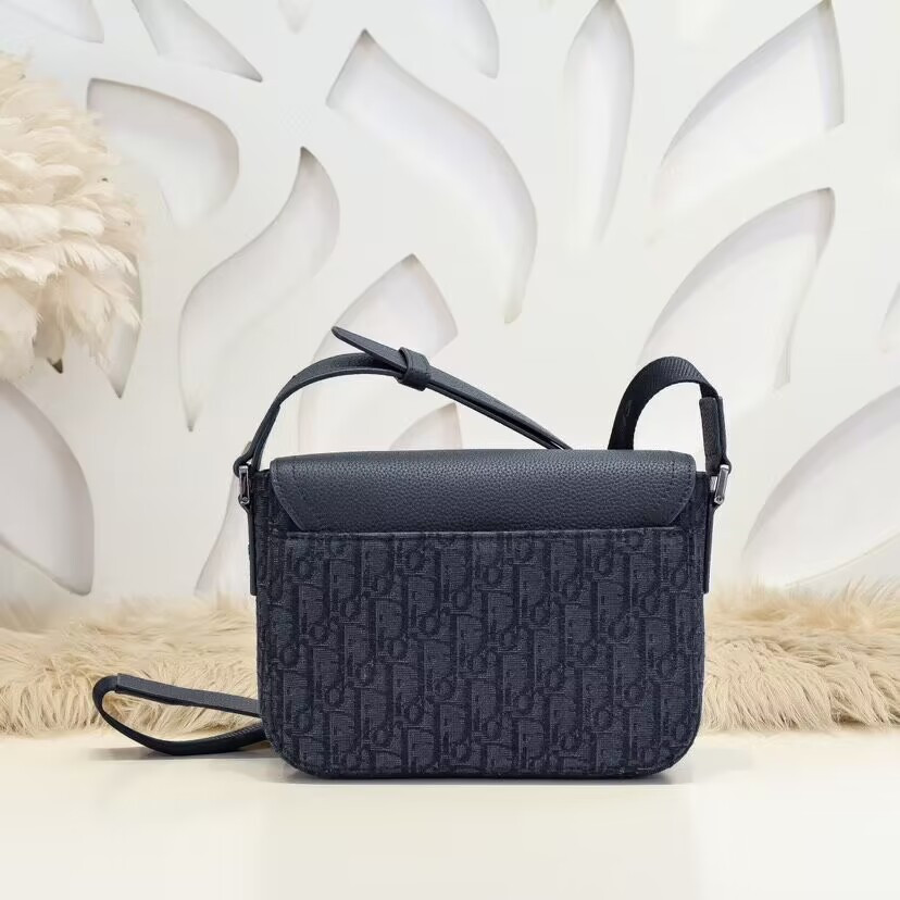 Dior Saddle Messenger Bag with Flap 23 x18 x6cm