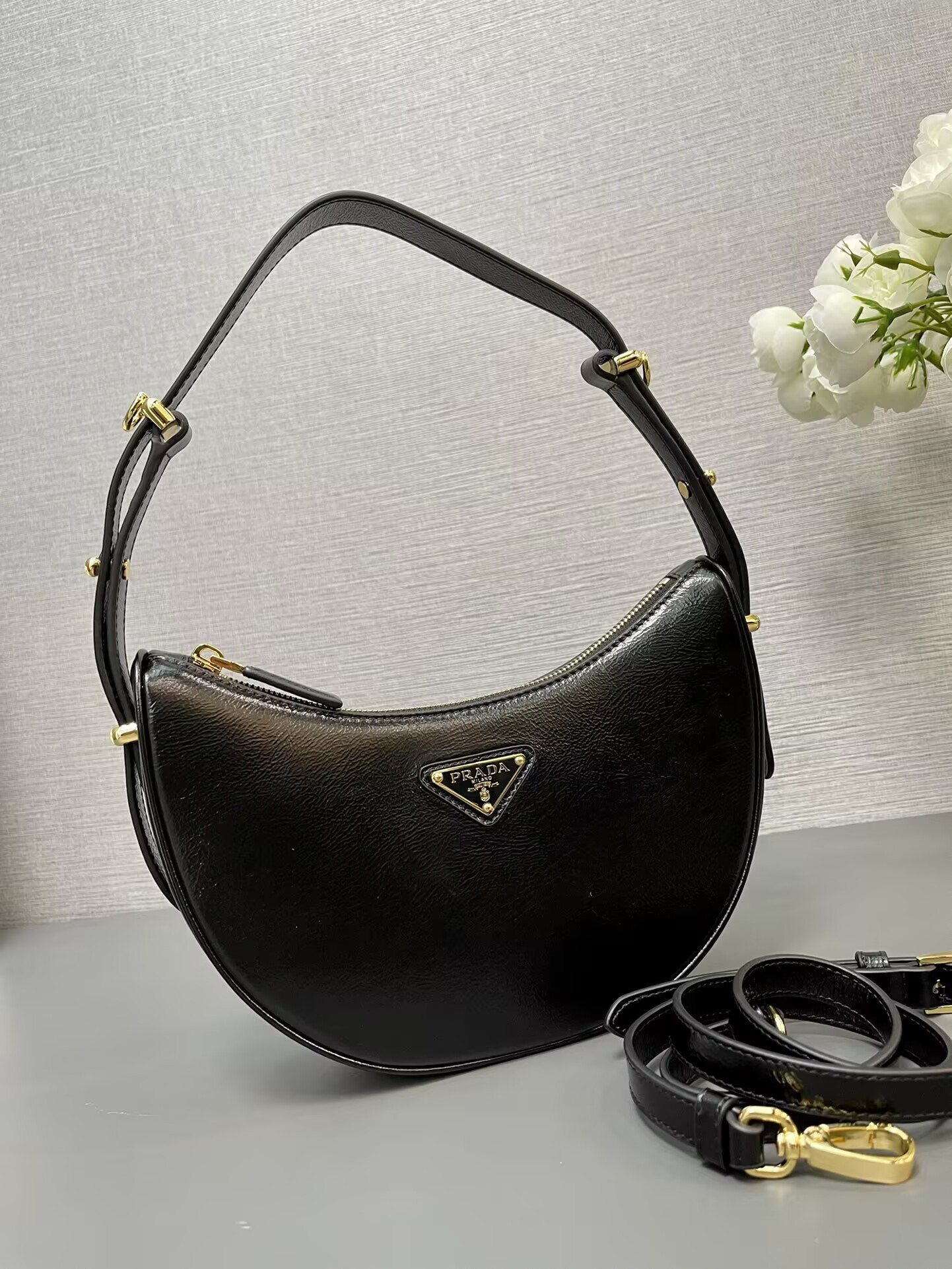 Prada Arqué Shoulder Bag 22.5x18.5x6.5cm