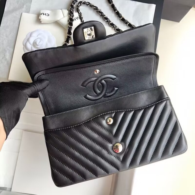 CHANEL Flap Bag 25cm