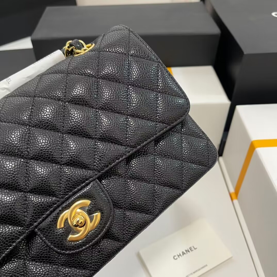 CHANEL CLASSIC HANDBAG GRAINED CALFSKIN 6 × 9.9 × 2.5 in