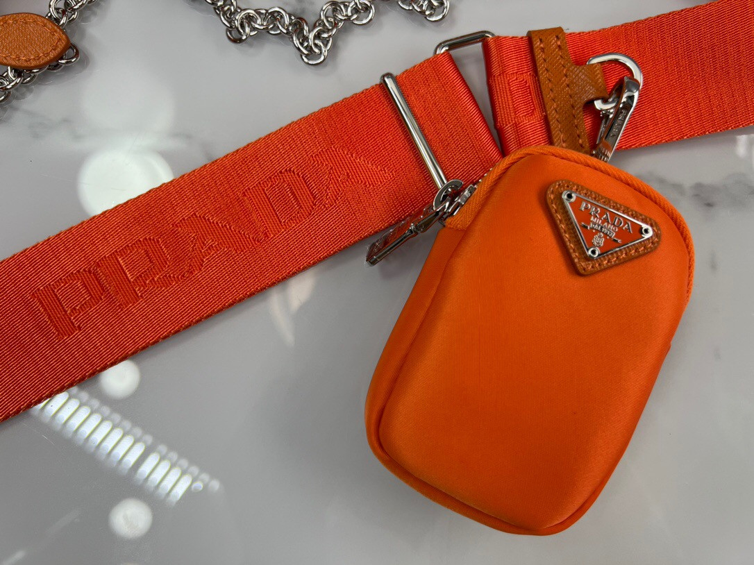 Prada Re-Edition 2005 Re-Nylon bag Orange