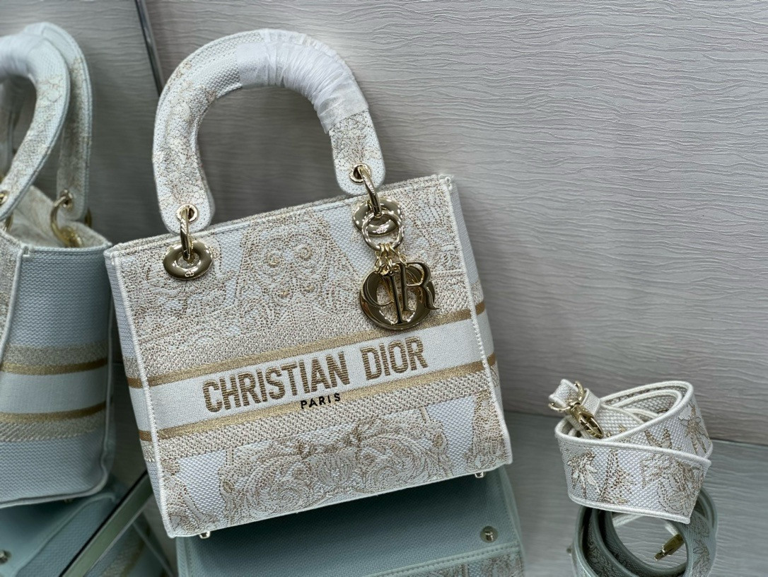 MEDIUM DIOR LADY D-LITE BAG 24 x 20 x 11 cm