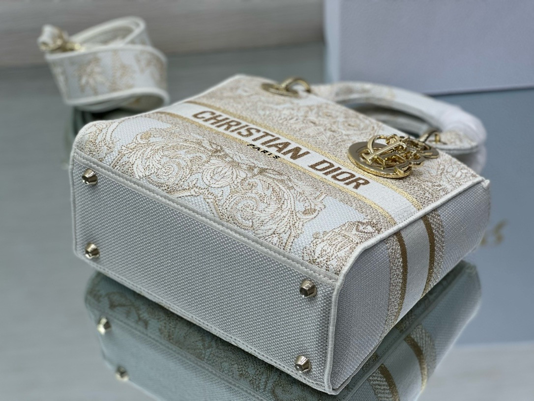 MEDIUM DIOR LADY D-LITE BAG 24 x 20 x 11 cm