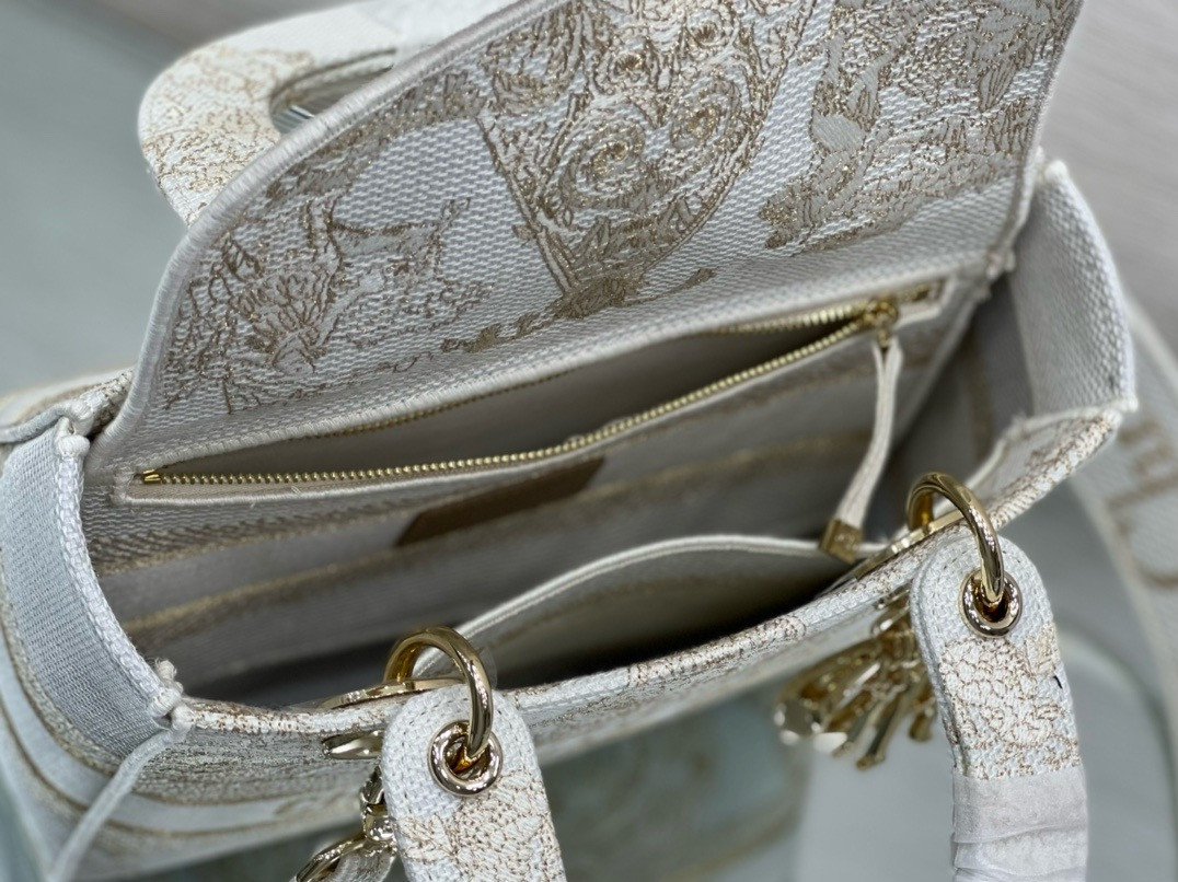 MEDIUM DIOR LADY D-LITE BAG 24 x 20 x 11 cm