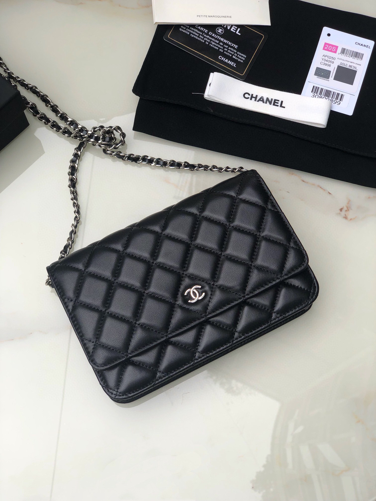 CHANEL CLASSIC WALLET ON CHAIN 4.8 × 7.5 × 1.4 in