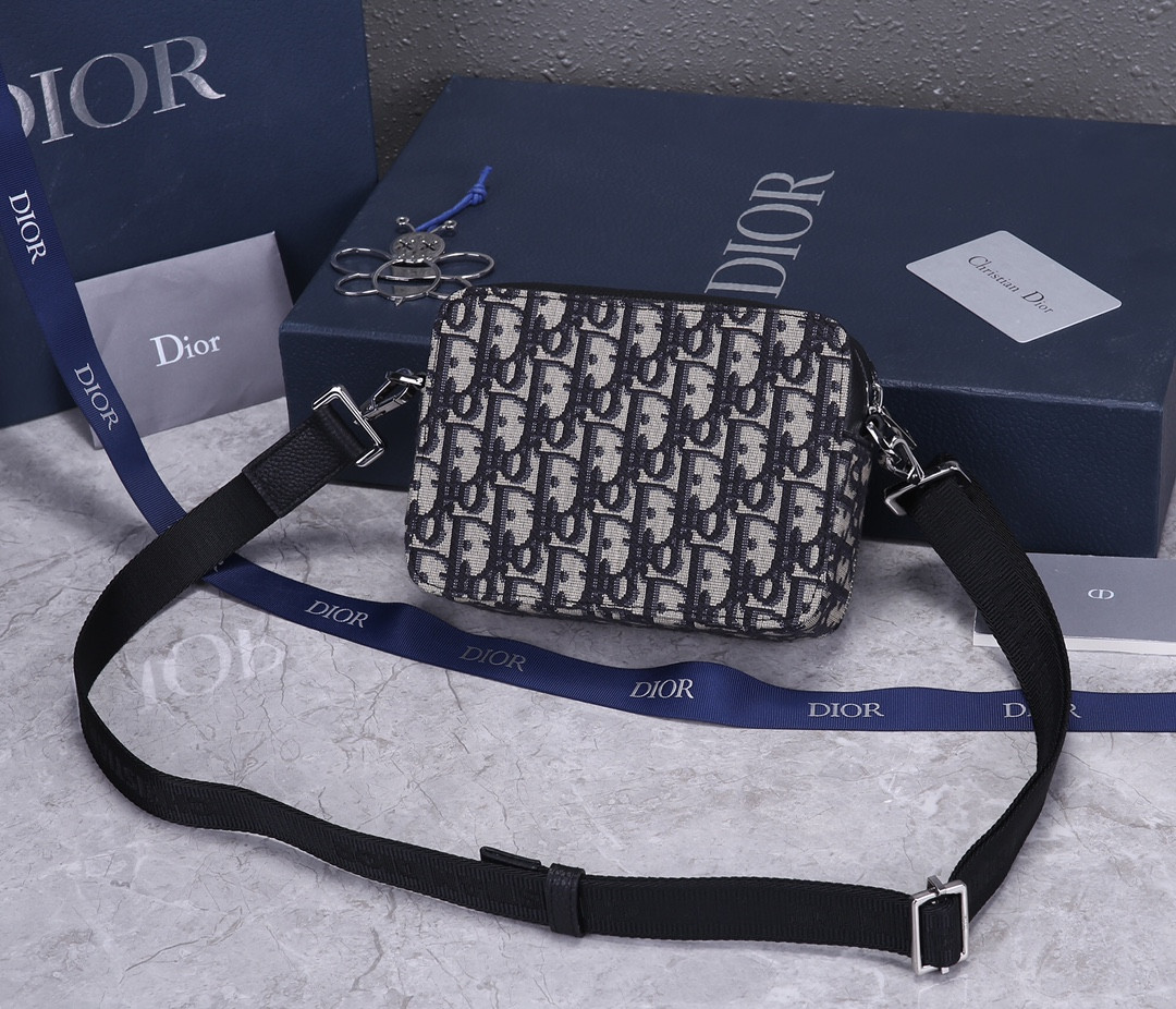 Dior Zipped Pouch with Strap 17×12.5×6cm