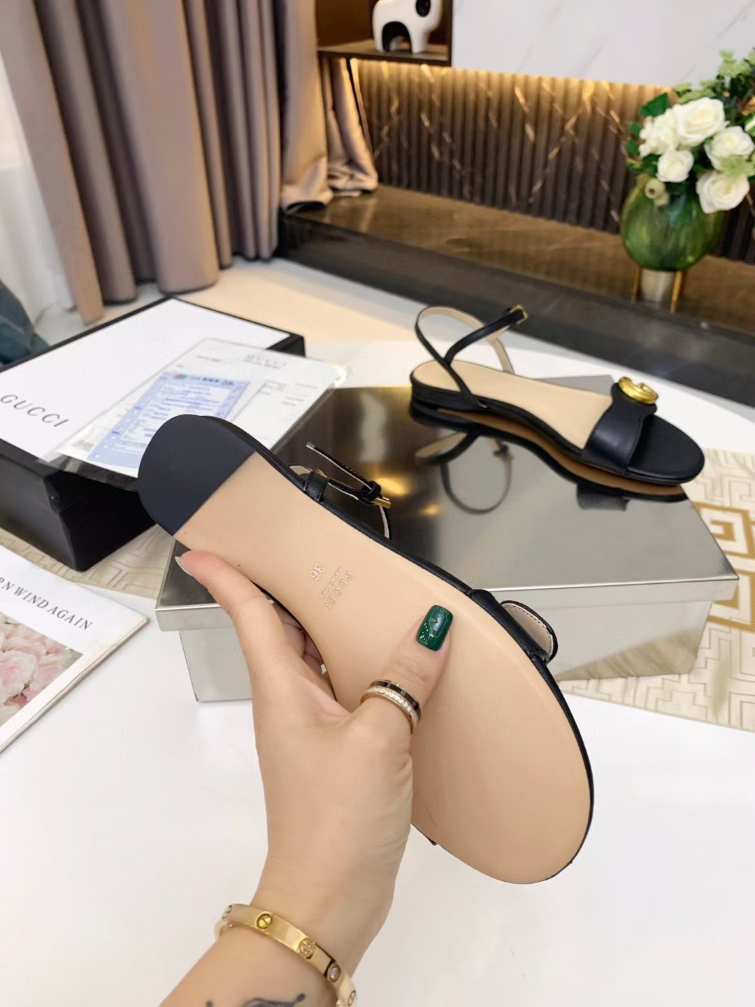 UA GUCCI HORSEBIT FLAT SANDAL