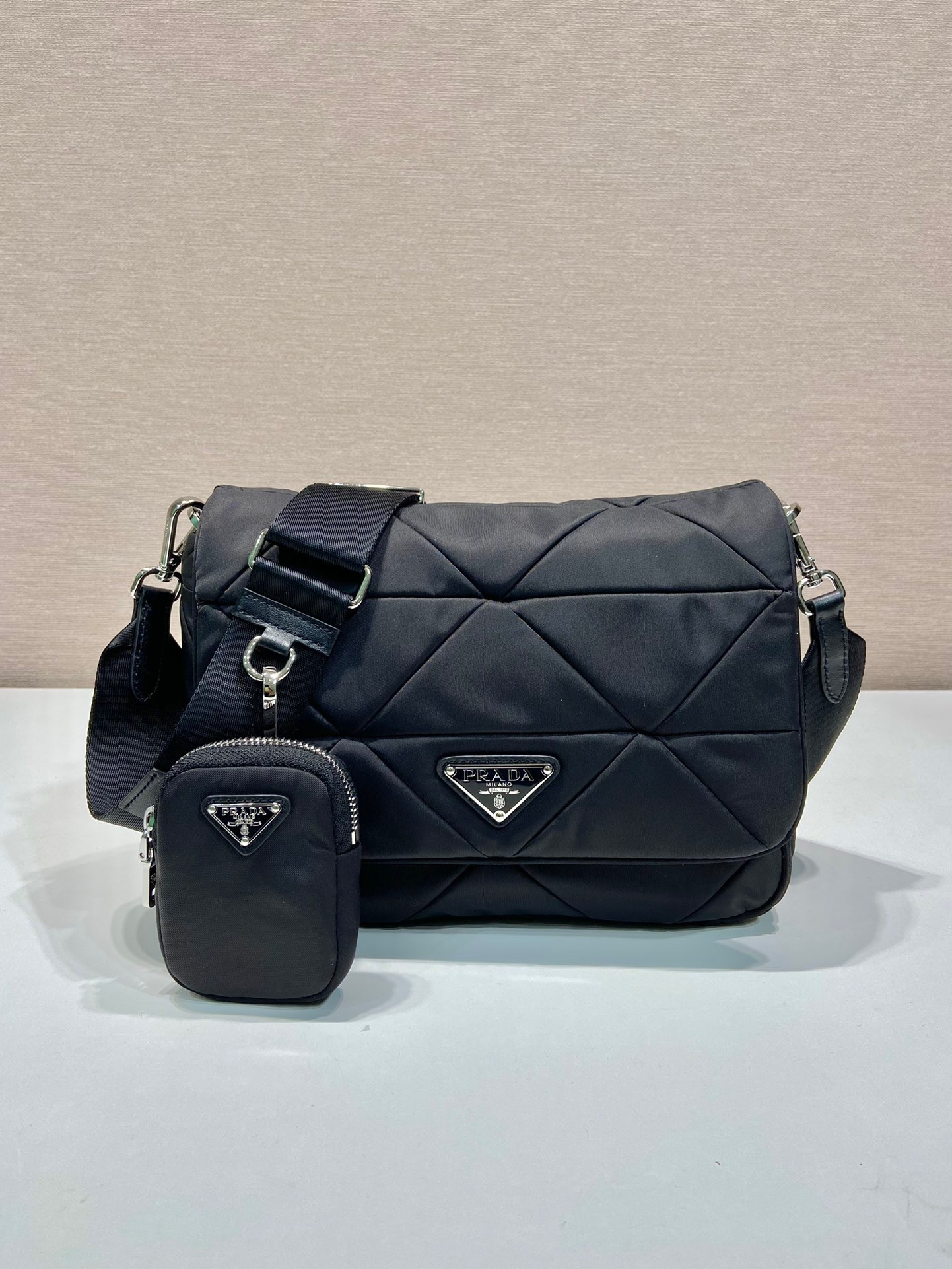 Prada Padded Re-Nylon Shoulder Bag 17.5×24×8.5cm