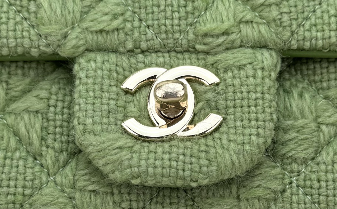 CHANEL MINI CLASSIC 11.12 HANDBAG 20 12 × 20 × 6 cm