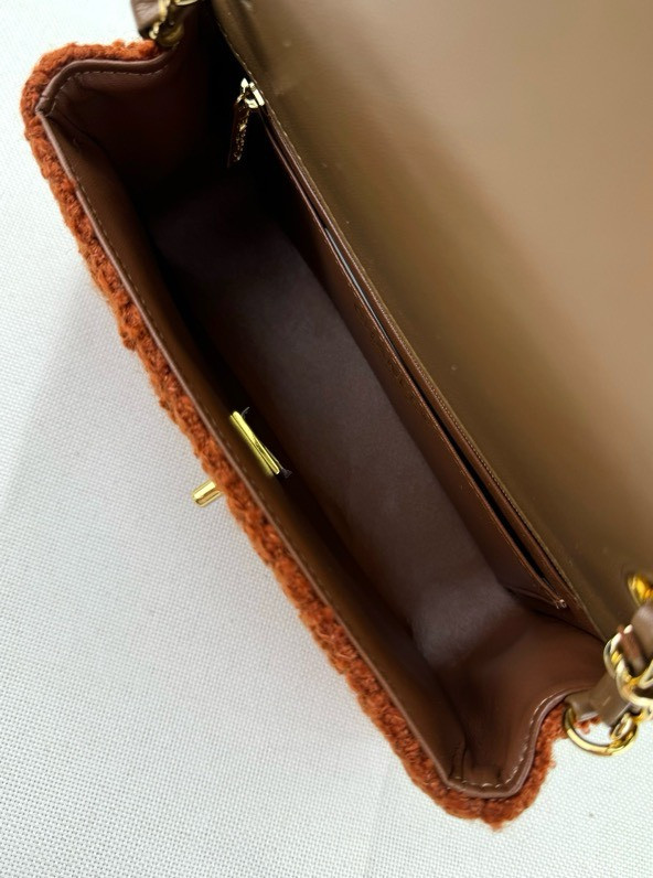 CHANEL MINI CLASSIC 11.12 HANDBAG 20 12 × 20 × 6 cm