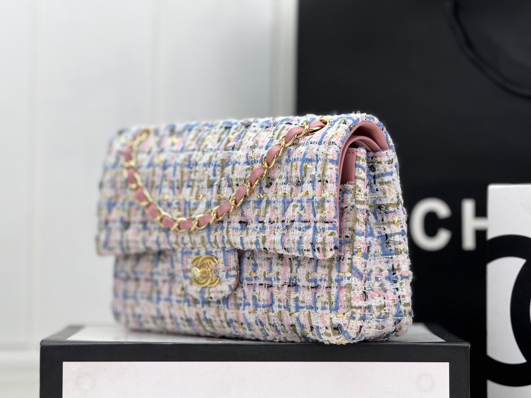 CHANEL MINI CLASSIC 11.12 HANDBAG 20 12 × 20 × 6 cm