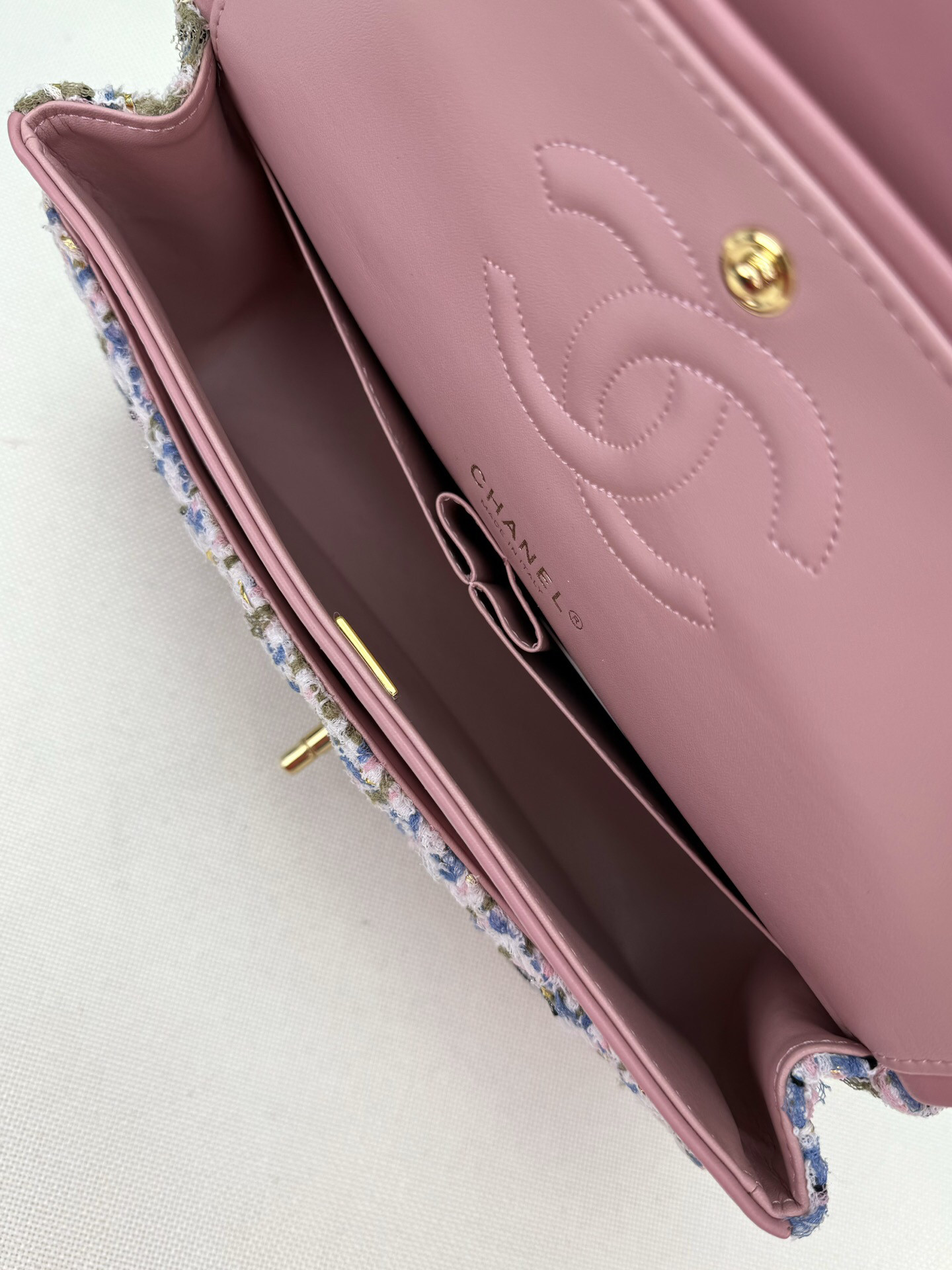 CHANEL MINI CLASSIC 11.12 HANDBAG 20 12 × 20 × 6 cm