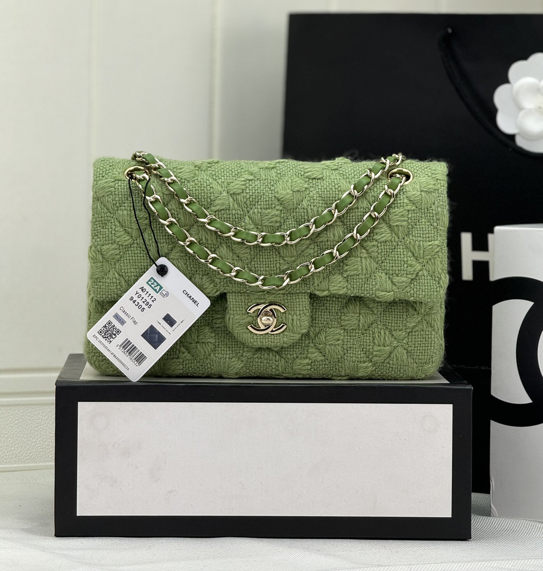 CHANEL MINI CLASSIC 11.12 HANDBAG 25 15.5 × 25.5 × 6.5 cm