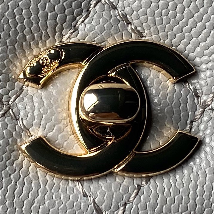 Chanel handle 13x19x9cm