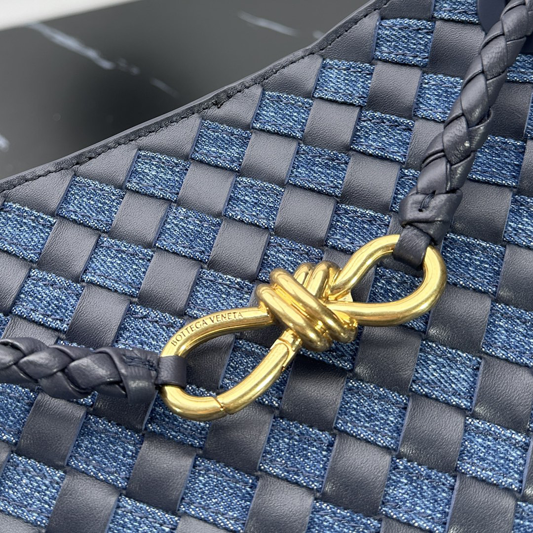 Bottega Veneta Medium Andiamo 32x25x11CM