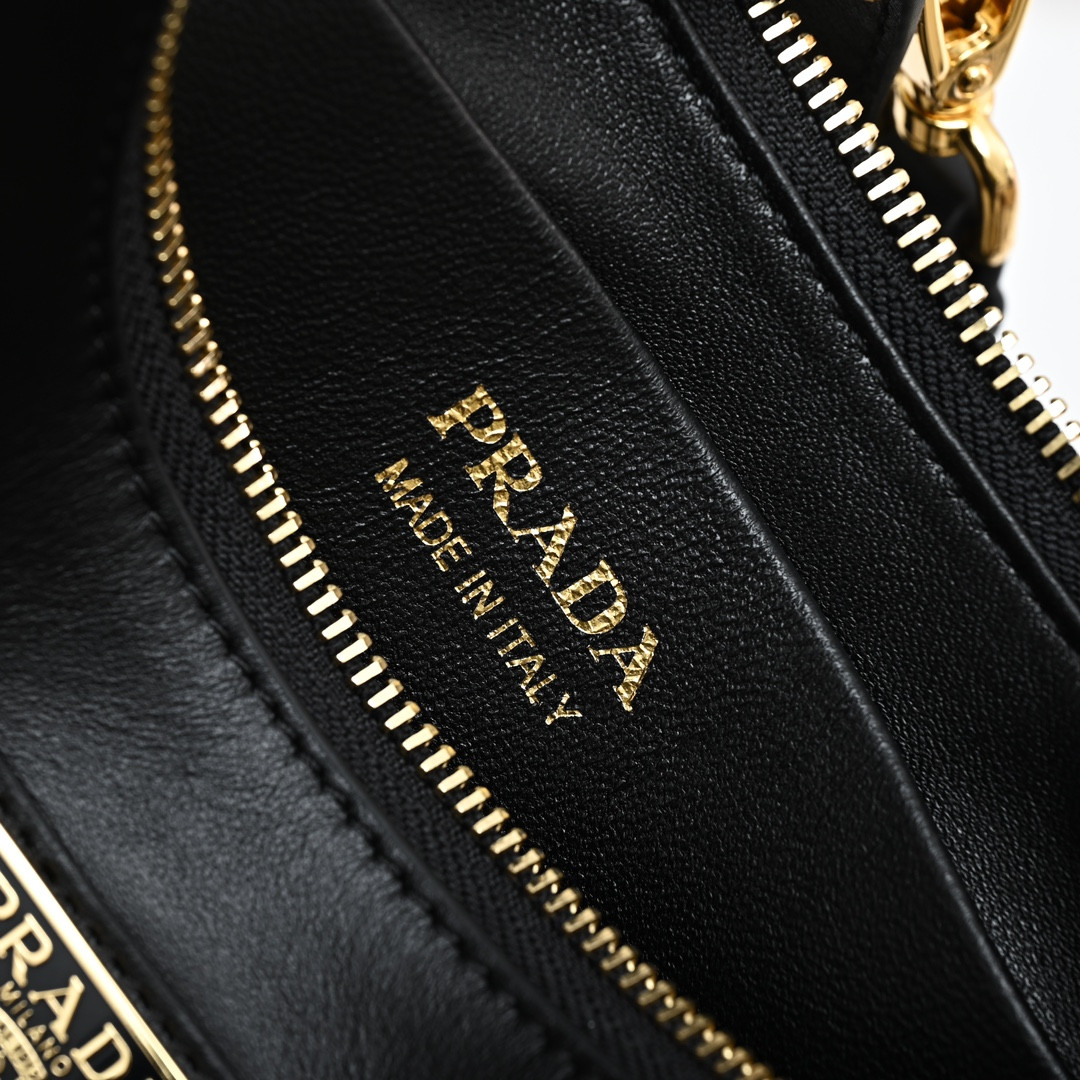 Prada Arqué Shoulder Bag 22.5x18.5x6.5cm