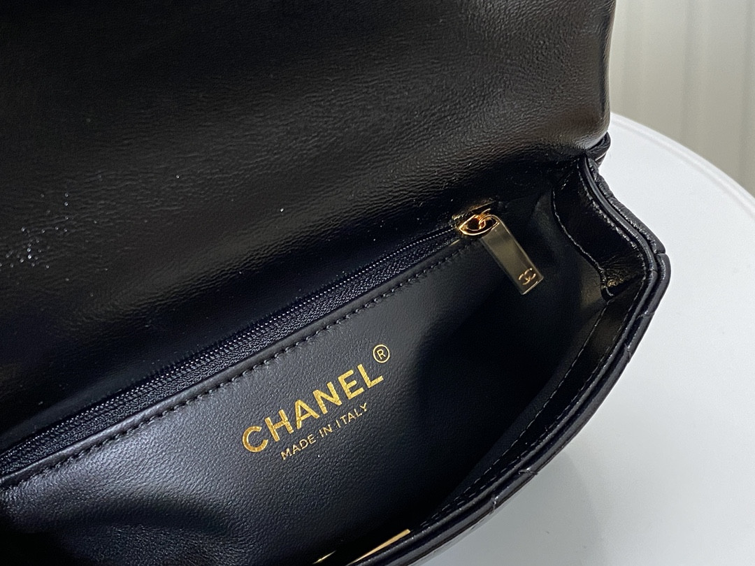 CHANEL WALLET ON CHAIN 19x13x7cm