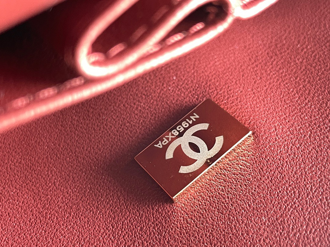 CHANEL CLASSIC HANDBAG 15.5 × 25.5 × 6.5 cm