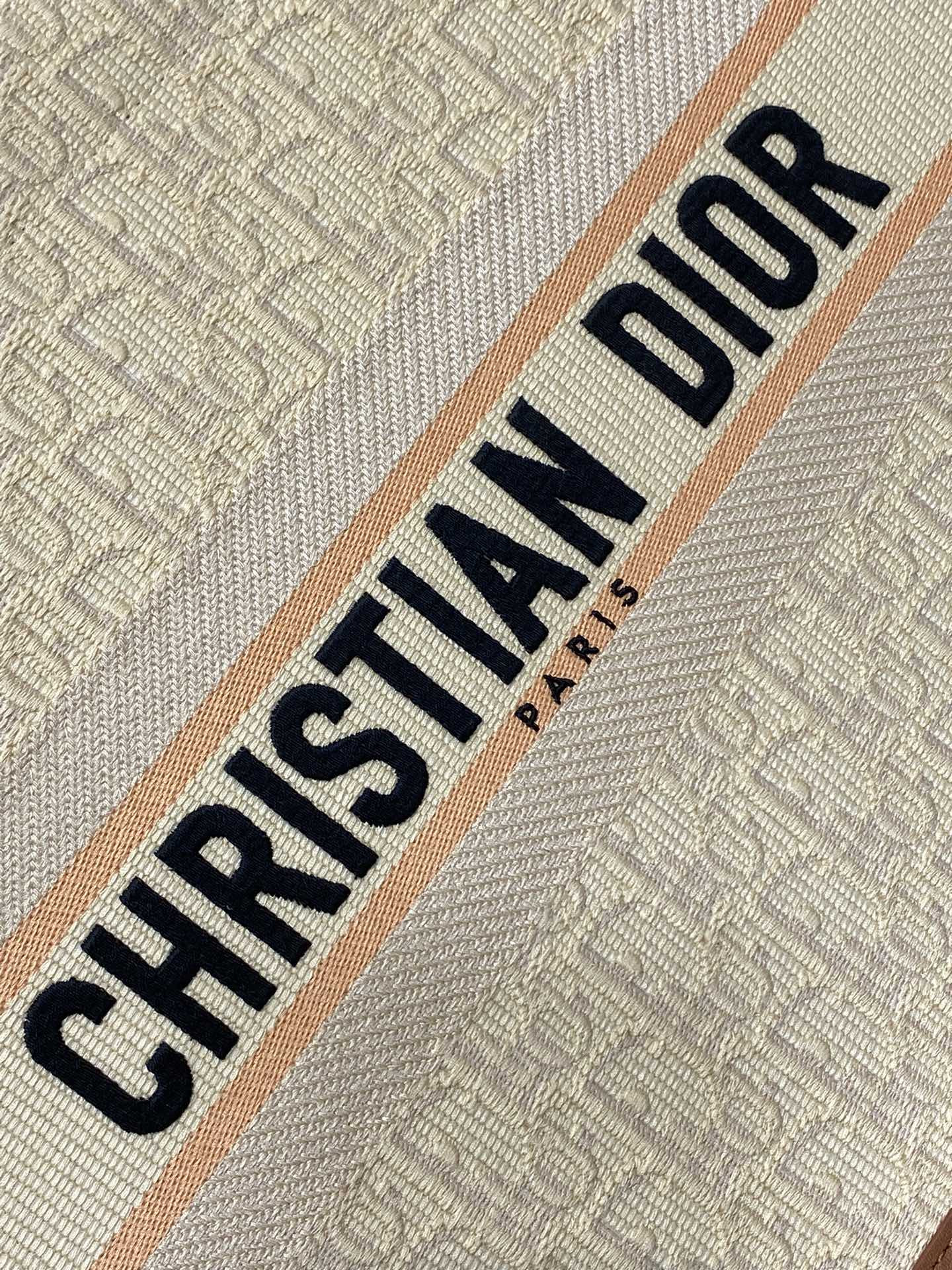 MEDIUM DIOR BOOK TOTE White Multicolor Dragon Zodiac Embroidery 36 x 27.5 x 16.5 cm