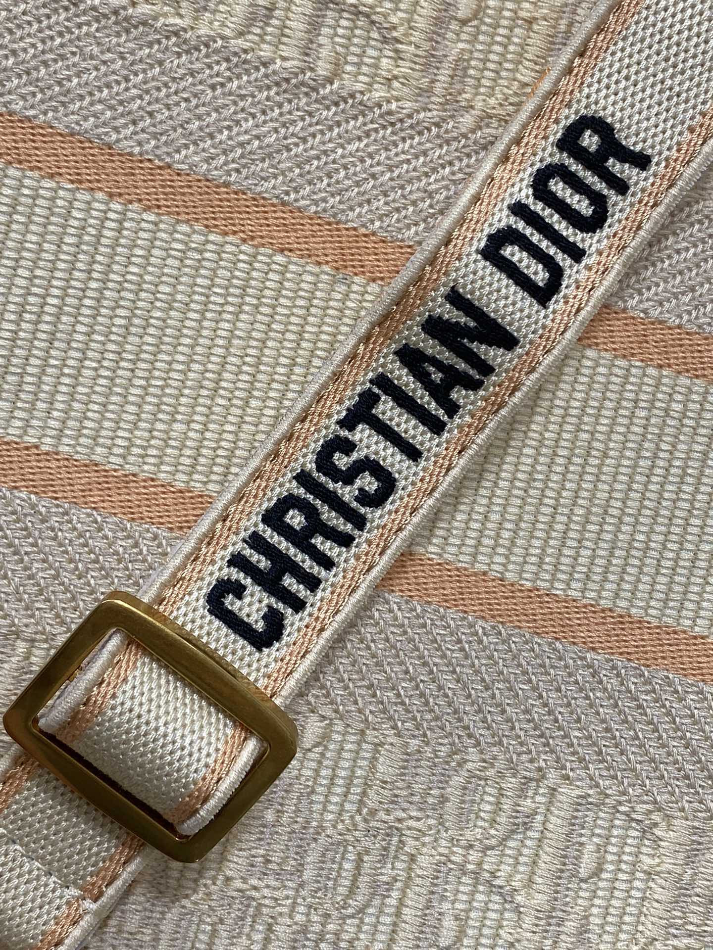 MEDIUM DIOR BOOK TOTE White Multicolor Dragon Zodiac Embroidery 36 x 27.5 x 16.5 cm