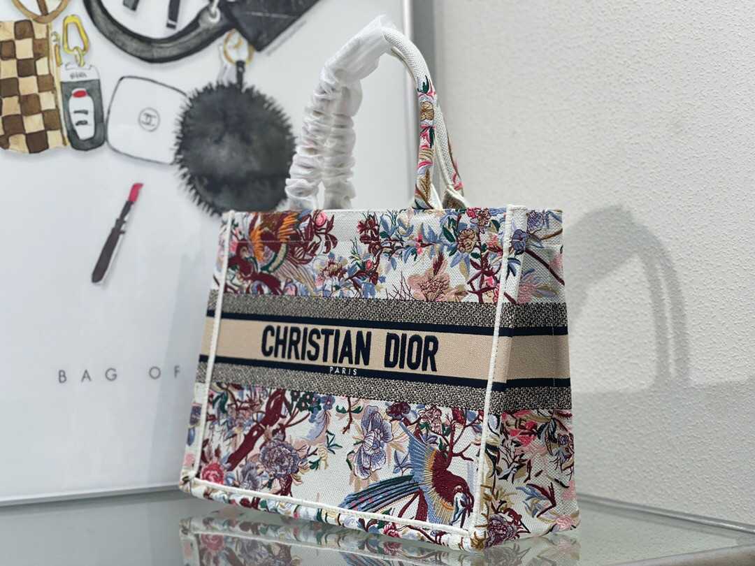 MEDIUM DIOR BOOK TOTE White Multicolor Dragon Zodiac Embroidery 36 x 27.5 x 16.5 cm