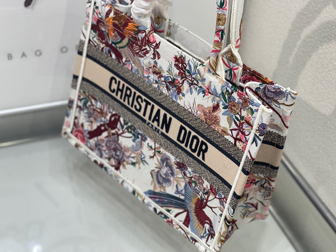 MEDIUM DIOR BOOK TOTE White Multicolor Dragon Zodiac Embroidery 36 x 27.5 x 16.5 cm