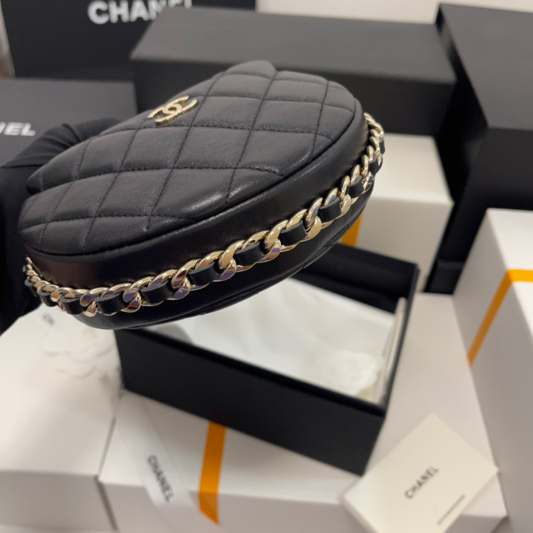 CHANEL 23C 16x16x5.5cm