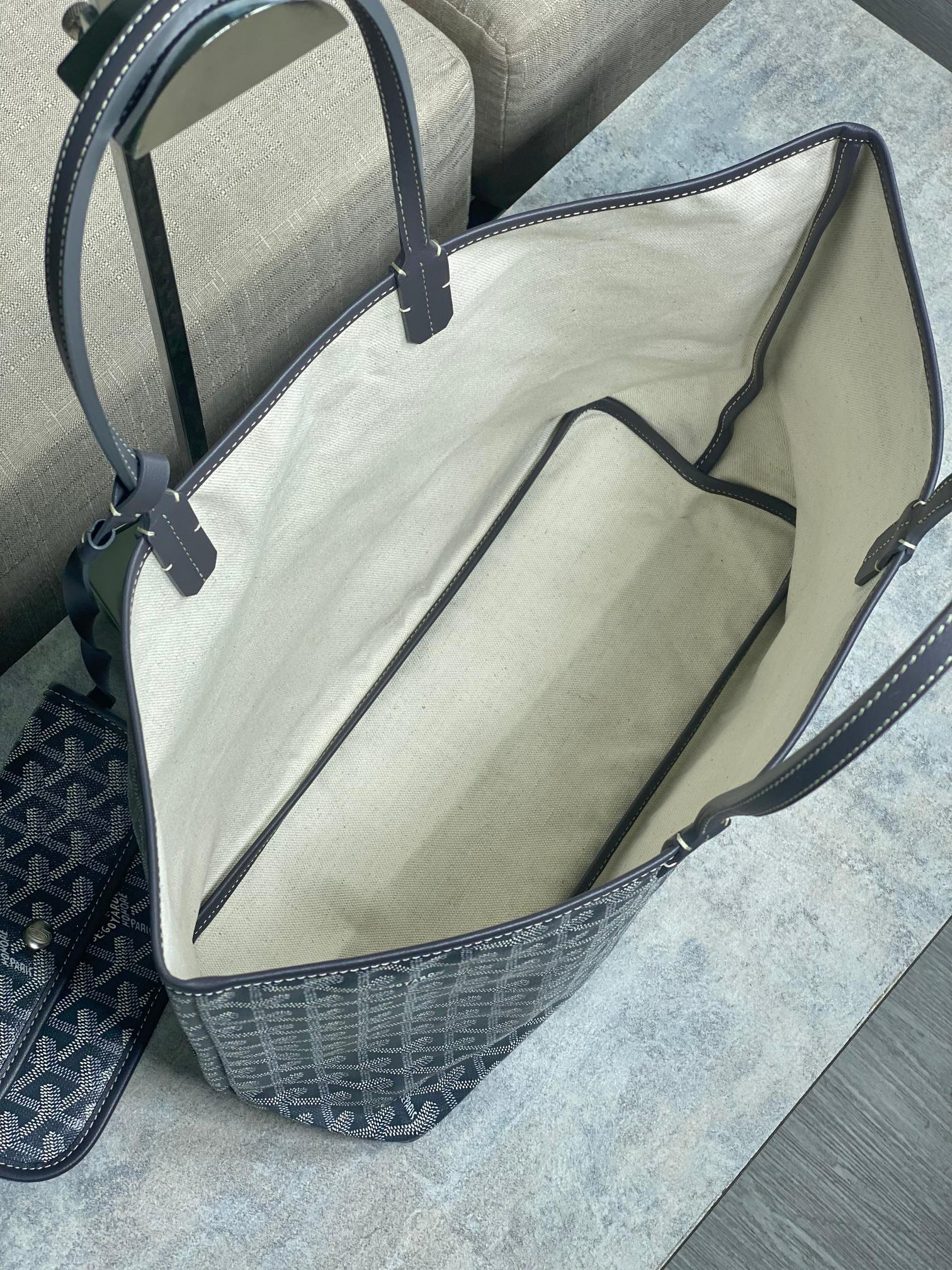 Goyard Small Saint Louis Bag 28 cm x 15 cm x 34 cm