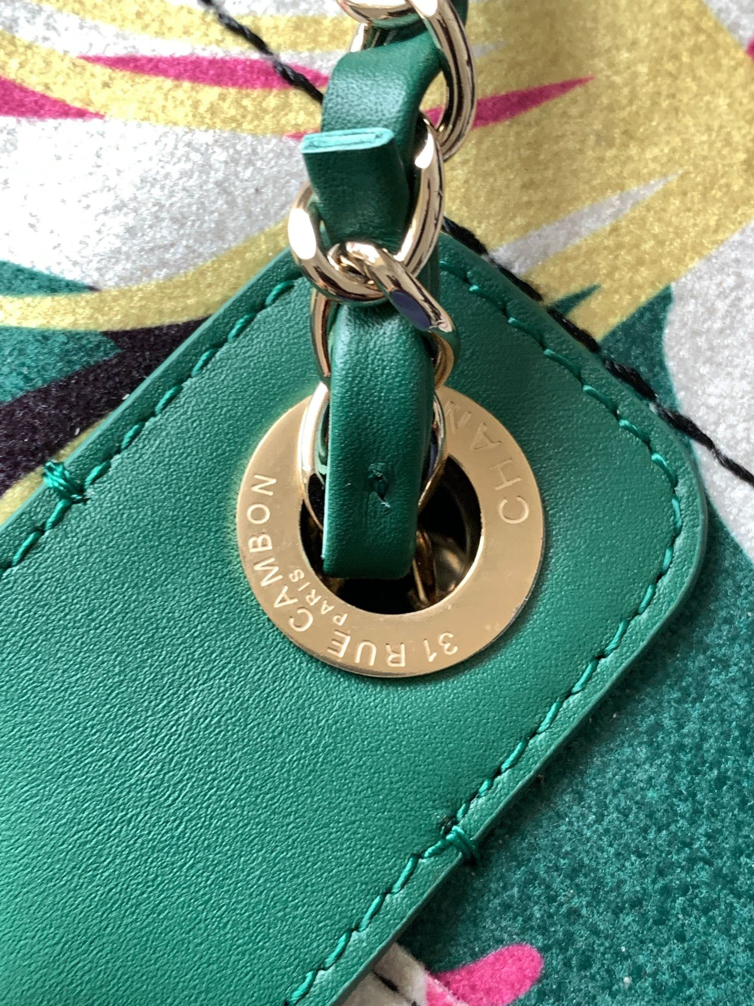 Chanel Shopping Bag 35x27x16cm (Bag opening 41cm)