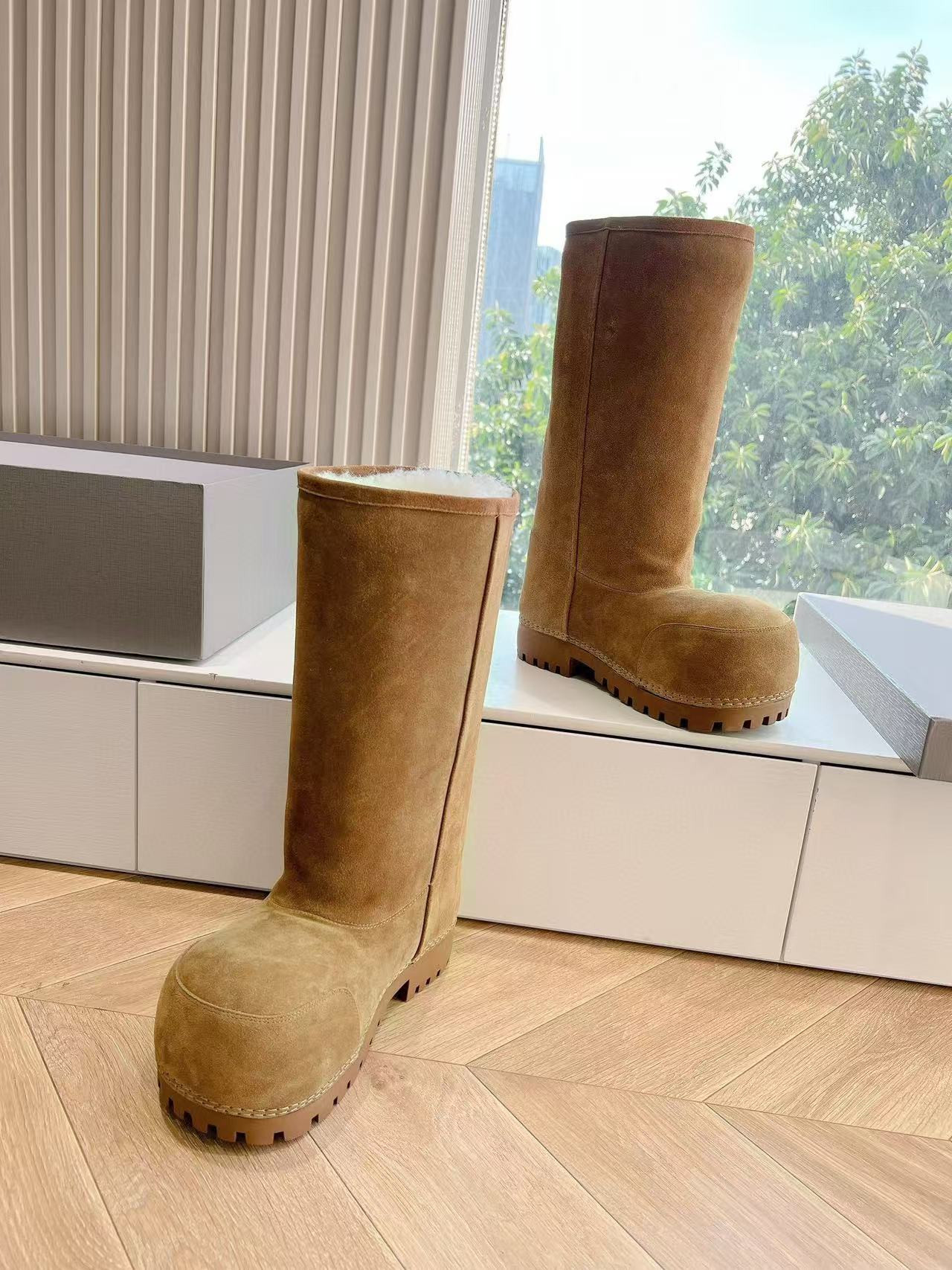 UA Balenciaga Snow Boots