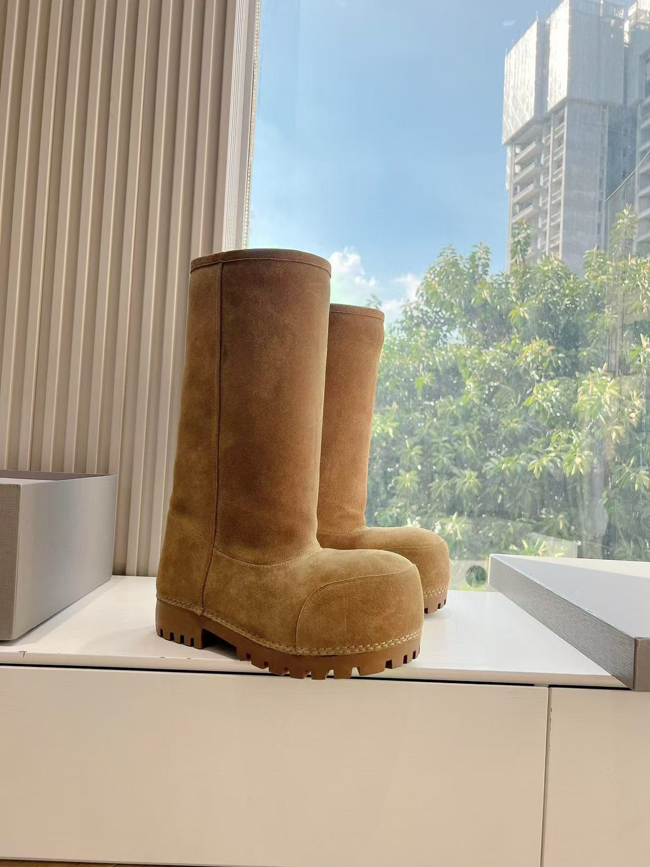 UA Balenciaga Snow Boots