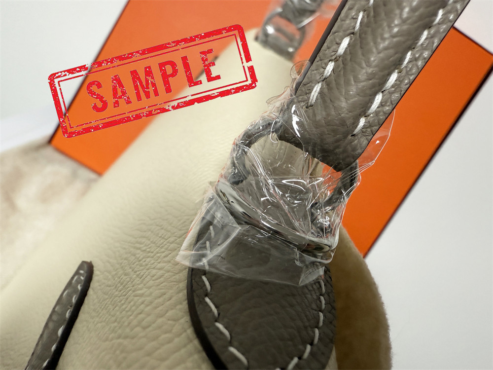 Hermes Kelly 28cm (15-20 days for customization)