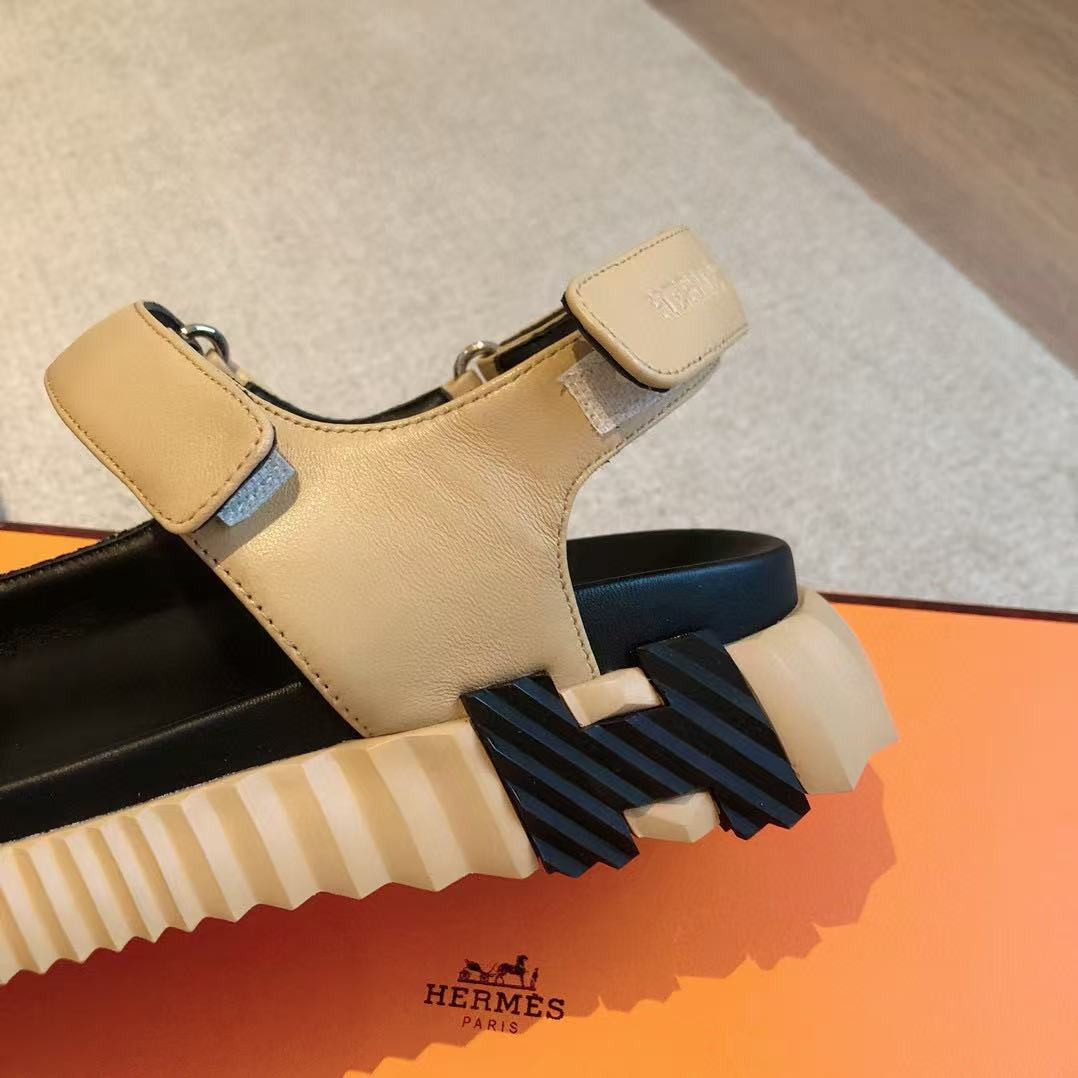 UA Hermes Junior sandal