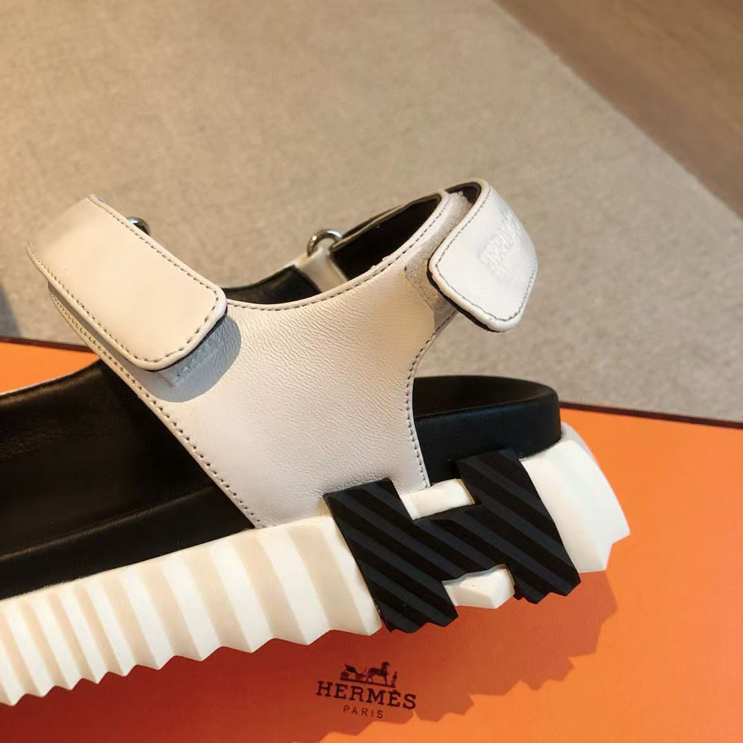 UA Hermes Junior sandal